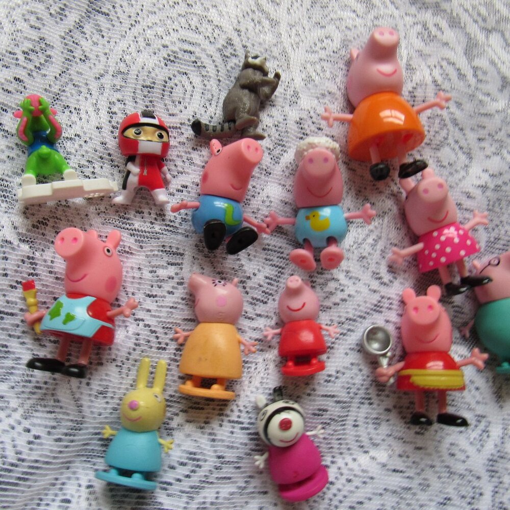 Peppa Pig Lot Of 11 Figure Friends Toy Figures